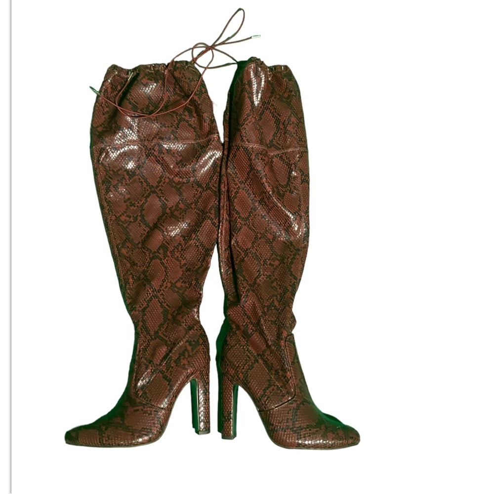 JustFab Jesyna - E  Women’s Size 8 Burgundy Faux Snakeskin Thigh High Boots